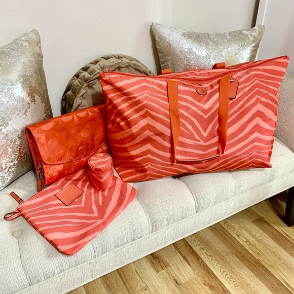 X-Large Coach Weekender Travel Set - Picture 8 of 16